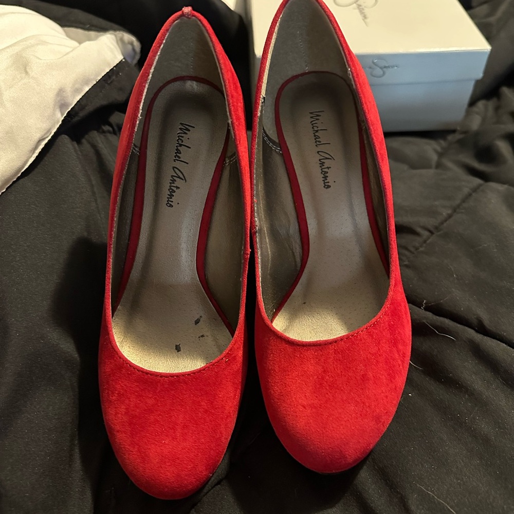 Michael Antonio Women's Red Pumps